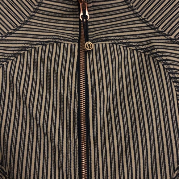 🍋 Lululemon 🍋 zip up - Picture 2 of 4